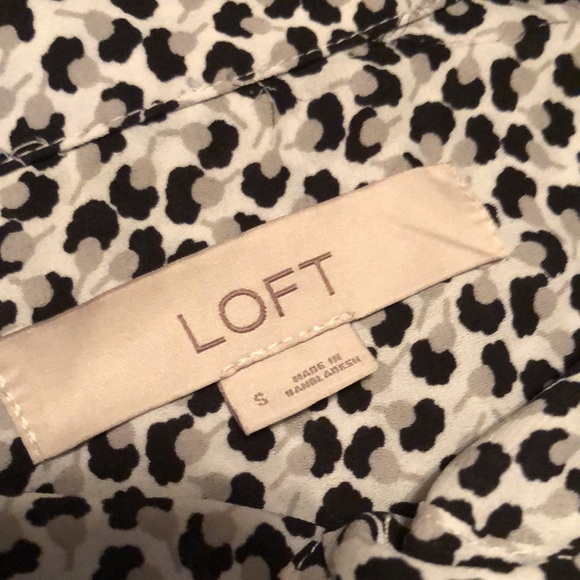LOFT Patterned Button Down Blouse NWOT Size S - Picture 3 of 9